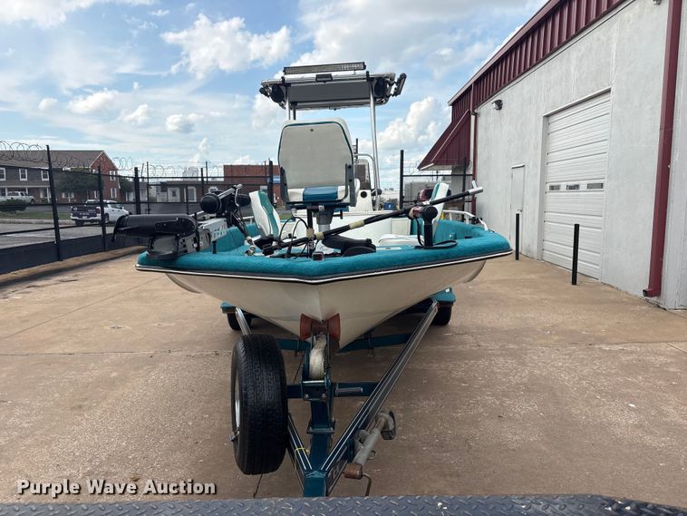 image for item EV2996 1995 Predator Boats 222 boat