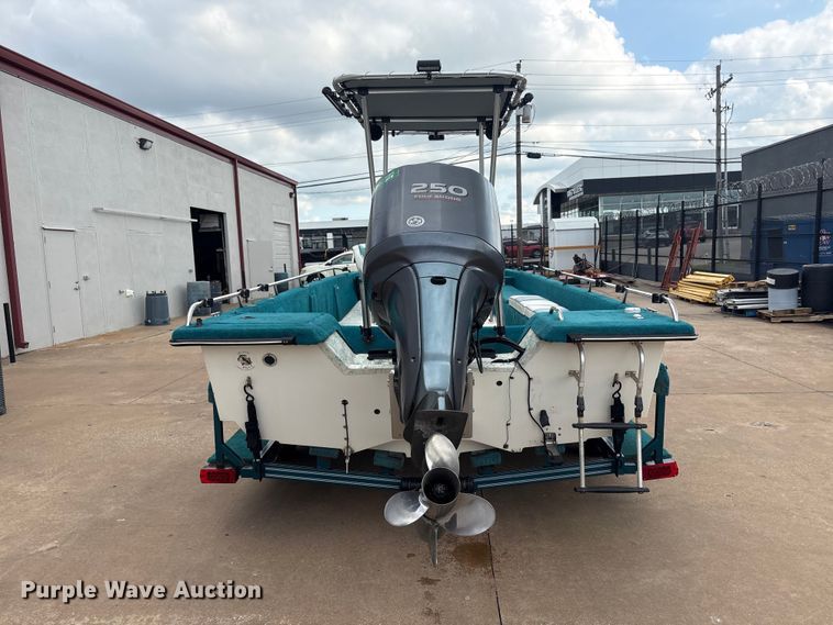image for item EV2996 1995 Predator Boats 222 boat