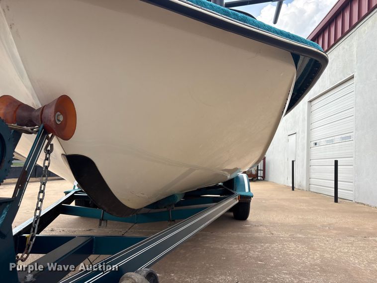 image for item EV2996 1995 Predator Boats 222 boat