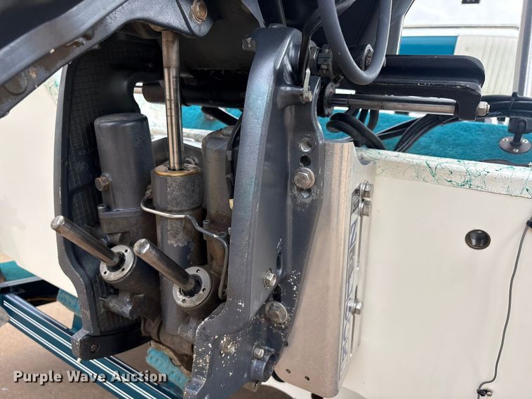 image for item EV2996 1995 Predator Boats 222 boat