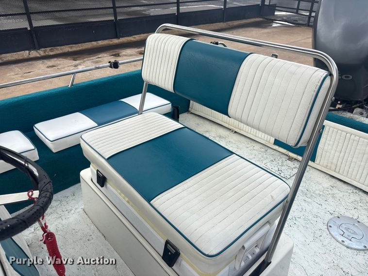 image for item EV2996 1995 Predator Boats 222 boat