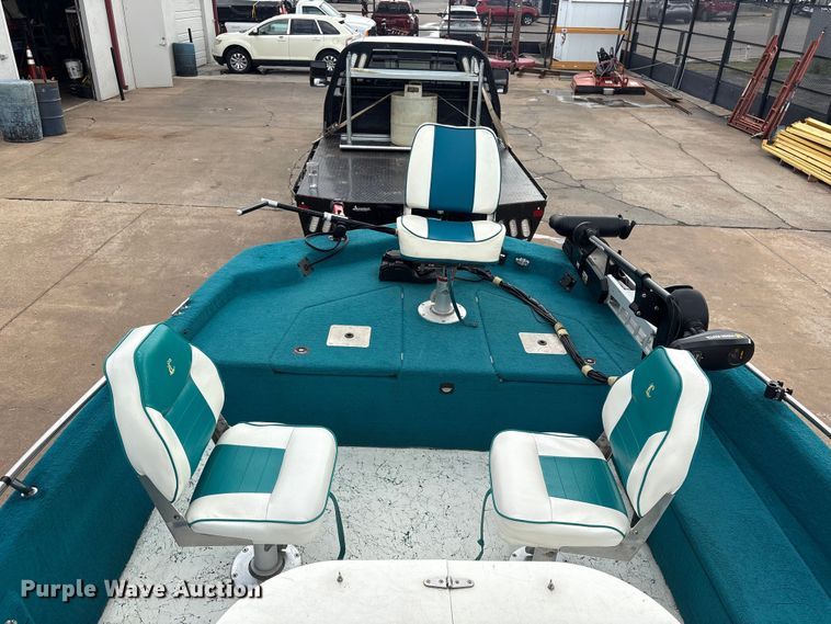 image for item EV2996 1995 Predator Boats 222 boat