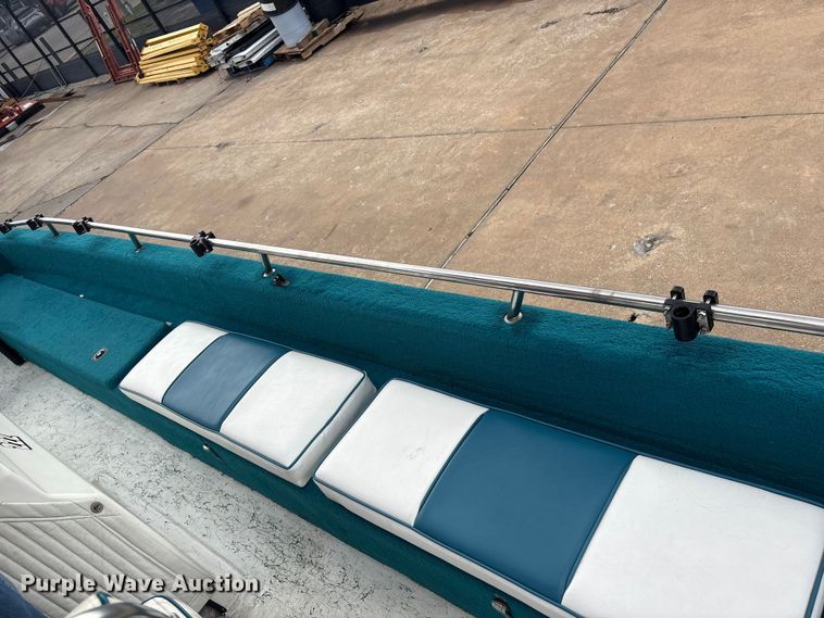 image for item EV2996 1995 Predator Boats 222 boat