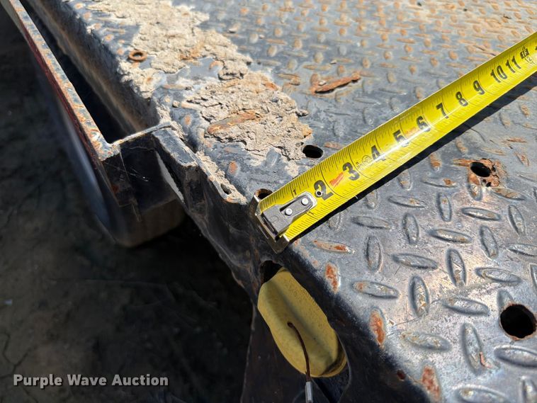 image for item EW0011 2015 Ford F350 Super Duty Crew Cab flatbed pickup truck