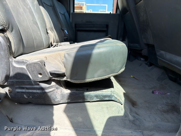 image for item EW0011 2015 Ford F350 Super Duty Crew Cab flatbed pickup truck