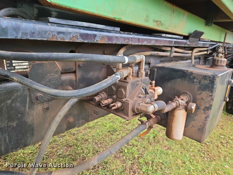 image for item EW0180 2006 Kenworth T300 hook lift truck