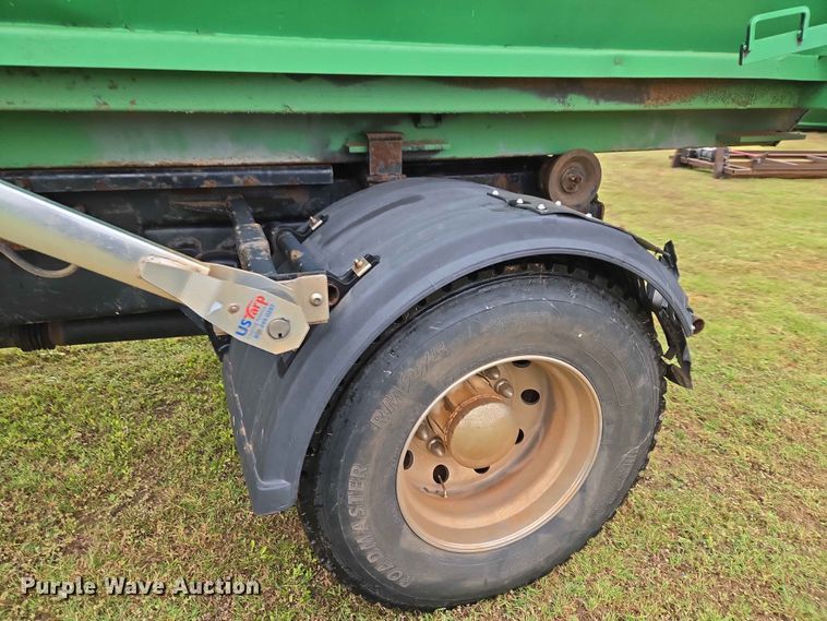 image for item EW0180 2006 Kenworth T300 hook lift truck