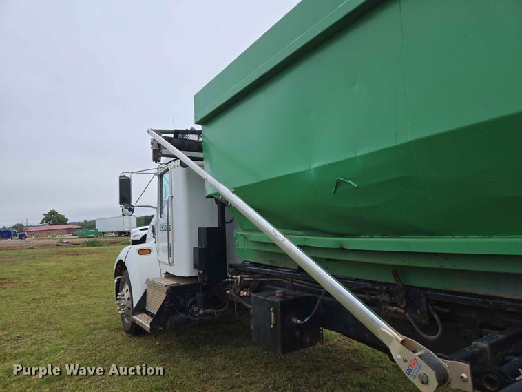 image for item EW0180 2006 Kenworth T300 hook lift truck