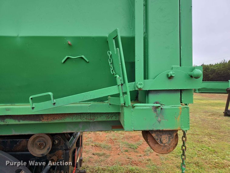 image for item EW0180 2006 Kenworth T300 hook lift truck