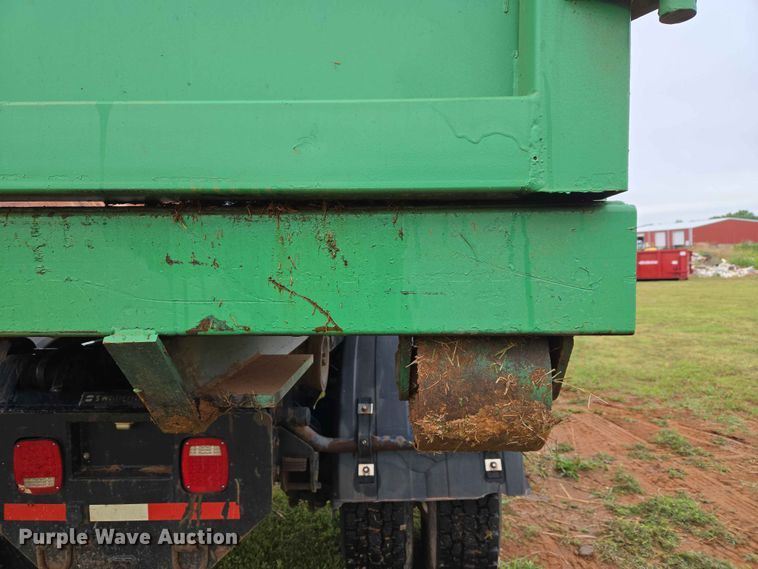 image for item EW0180 2006 Kenworth T300 hook lift truck
