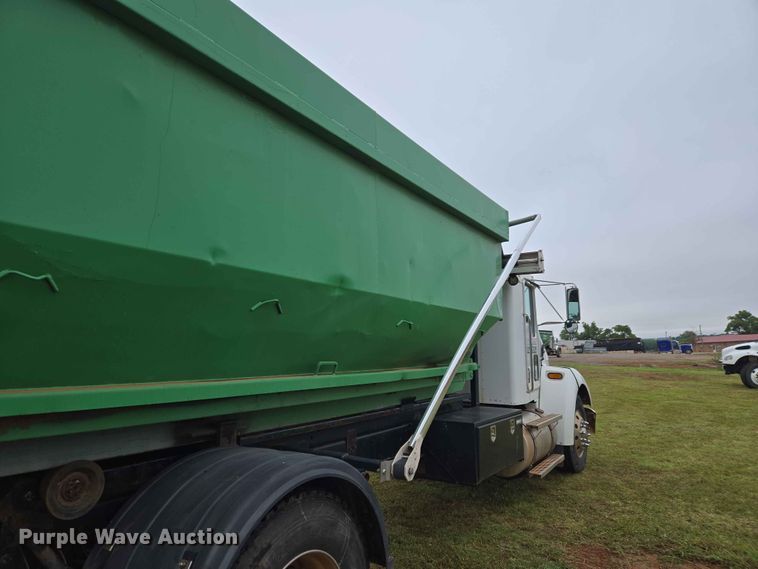 image for item EW0180 2006 Kenworth T300 hook lift truck