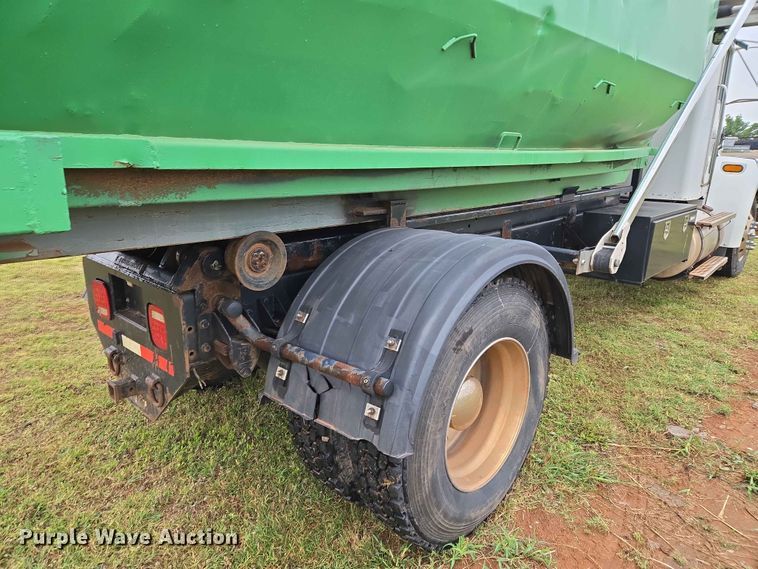 image for item EW0180 2006 Kenworth T300 hook lift truck