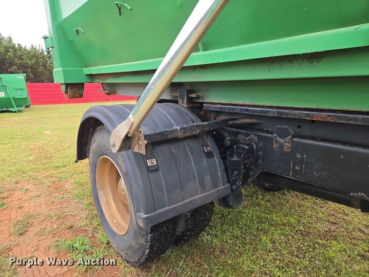 image for item EW0180 2006 Kenworth T300 hook lift truck