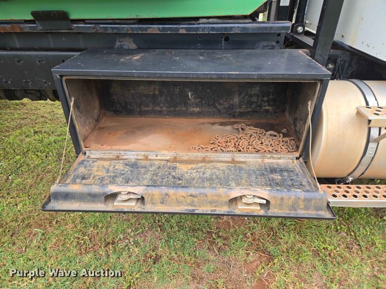image for item EW0180 2006 Kenworth T300 hook lift truck