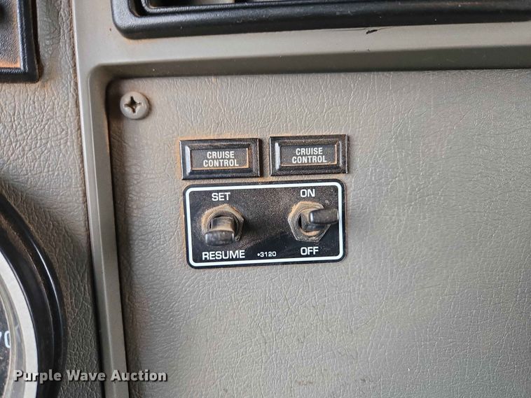 image for item EW0180 2006 Kenworth T300 hook lift truck
