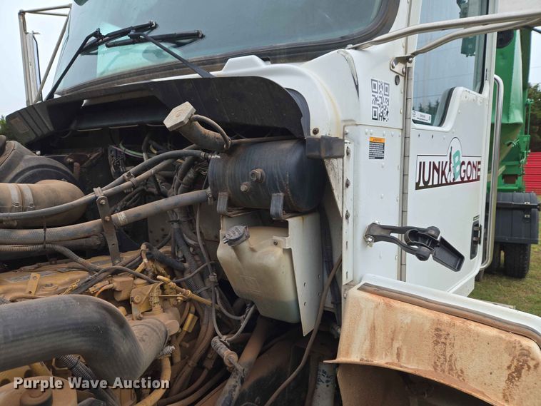 image for item EW0180 2006 Kenworth T300 hook lift truck