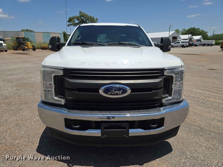 image for item EW0304 2019 Ford F250 Super Duty Crew Cab pickup truck