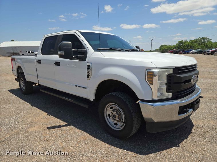 image for item EW0304 2019 Ford F250 Super Duty Crew Cab pickup truck