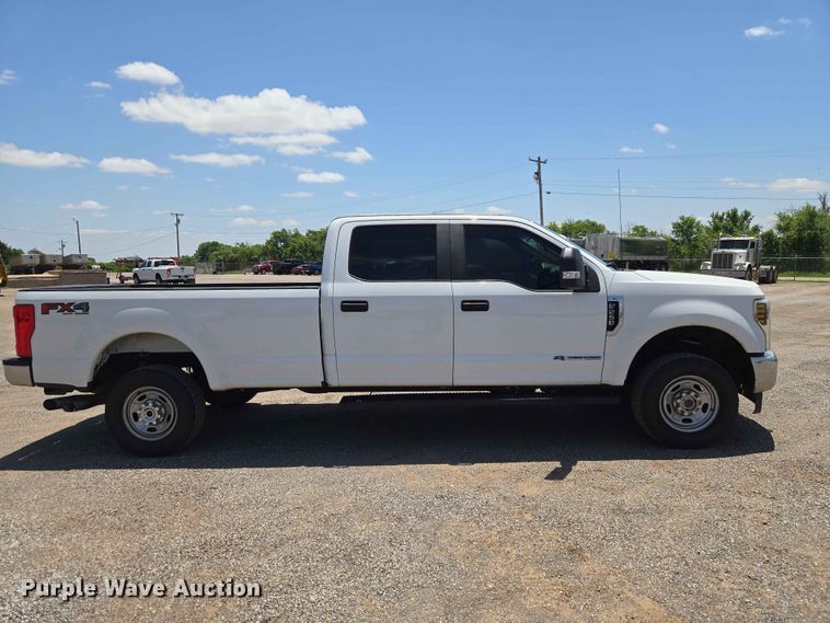 image for item EW0304 2019 Ford F250 Super Duty Crew Cab pickup truck