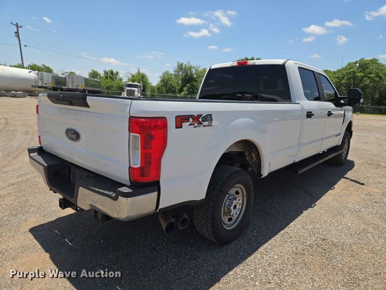 image for item EW0304 2019 Ford F250 Super Duty Crew Cab pickup truck
