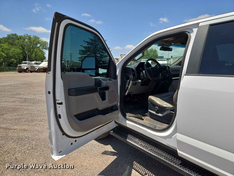 image for item EW0304 2019 Ford F250 Super Duty Crew Cab pickup truck