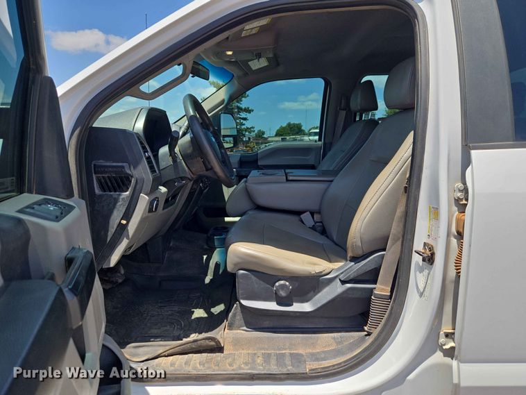 image for item EW0304 2019 Ford F250 Super Duty Crew Cab pickup truck