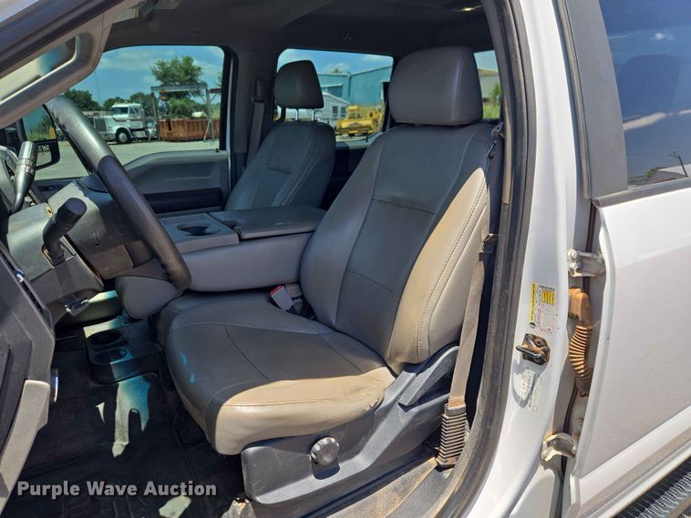 image for item EW0304 2019 Ford F250 Super Duty Crew Cab pickup truck