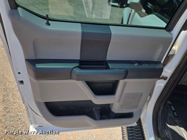image for item EW0304 2019 Ford F250 Super Duty Crew Cab pickup truck