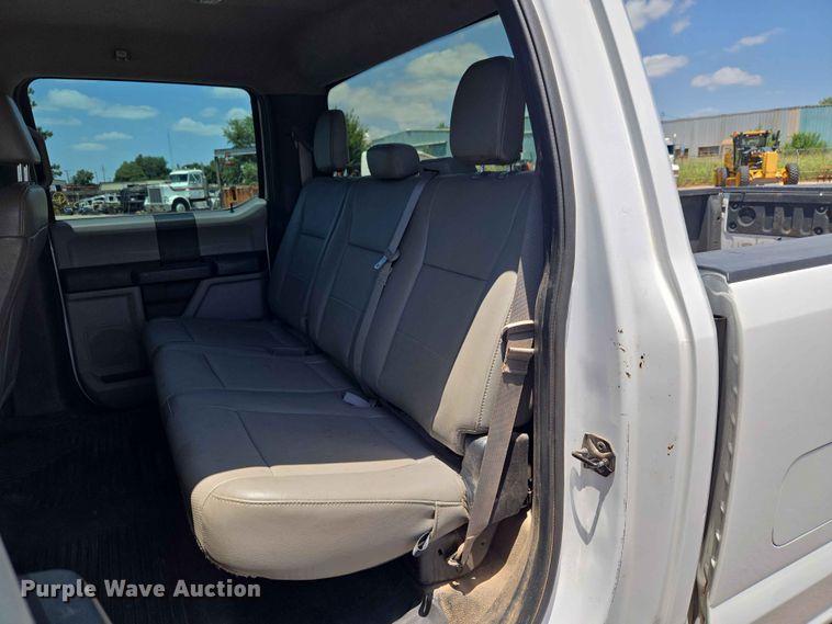 image for item EW0304 2019 Ford F250 Super Duty Crew Cab pickup truck
