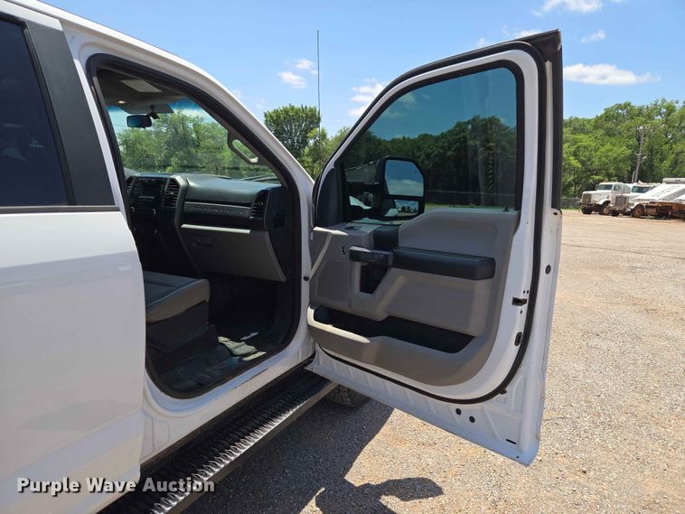 image for item EW0304 2019 Ford F250 Super Duty Crew Cab pickup truck