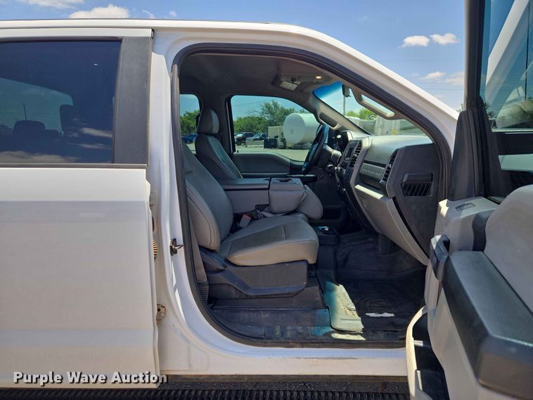image for item EW0304 2019 Ford F250 Super Duty Crew Cab pickup truck