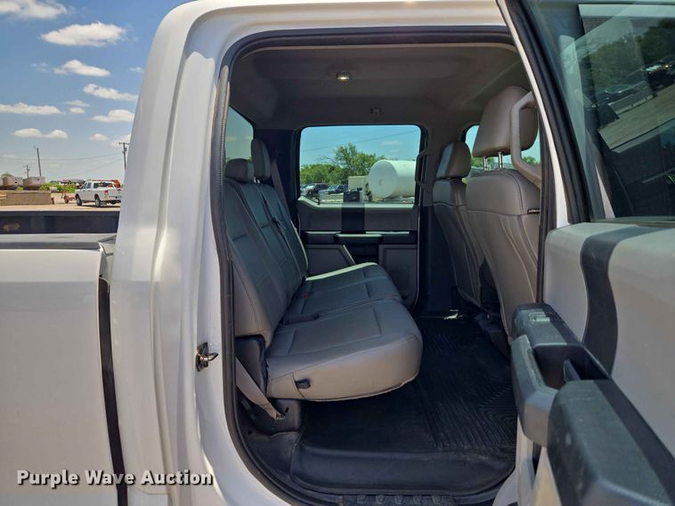 image for item EW0304 2019 Ford F250 Super Duty Crew Cab pickup truck