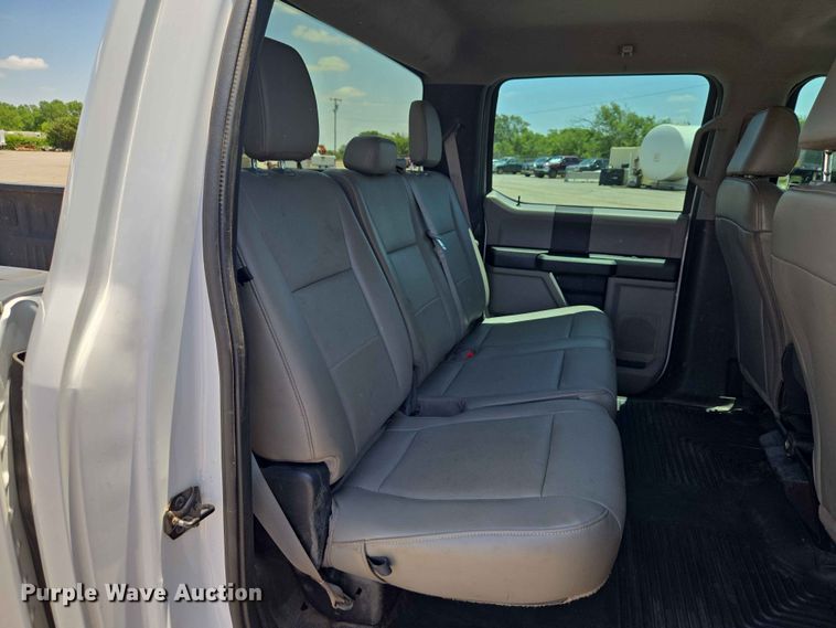 image for item EW0304 2019 Ford F250 Super Duty Crew Cab pickup truck