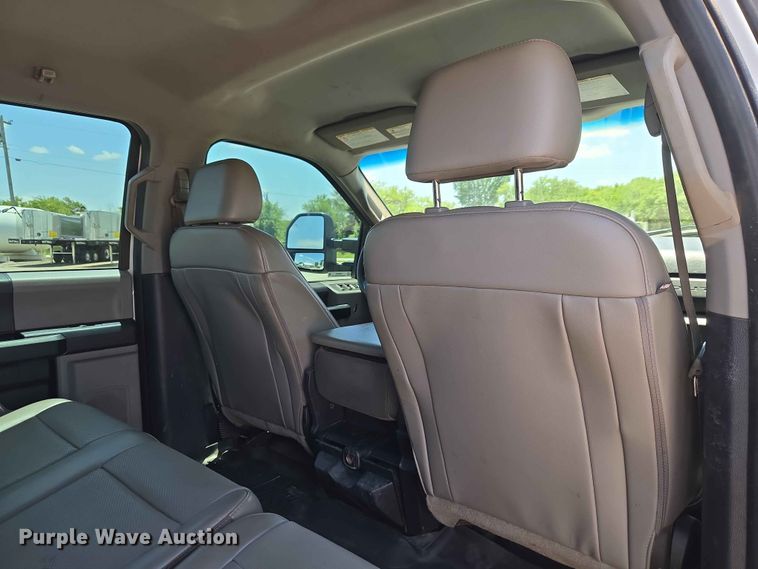 image for item EW0304 2019 Ford F250 Super Duty Crew Cab pickup truck