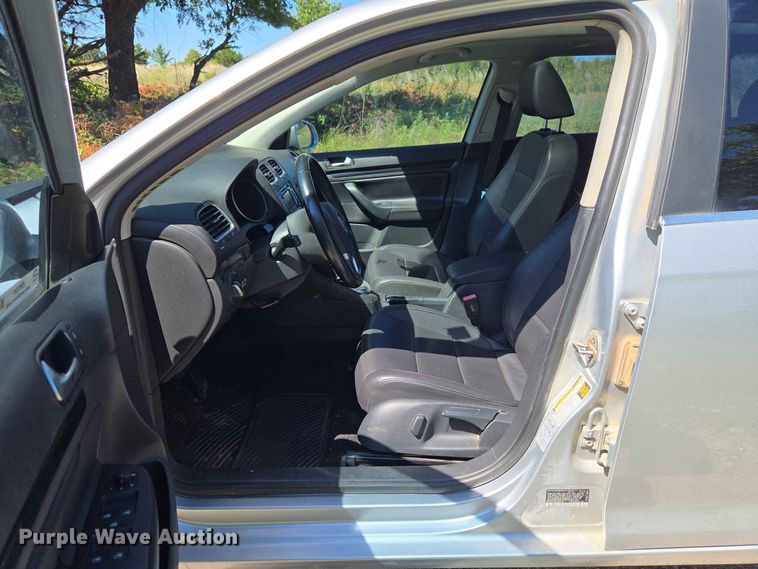image for item EW0324 2012 Volkswagen Jetta Sportwagen 
