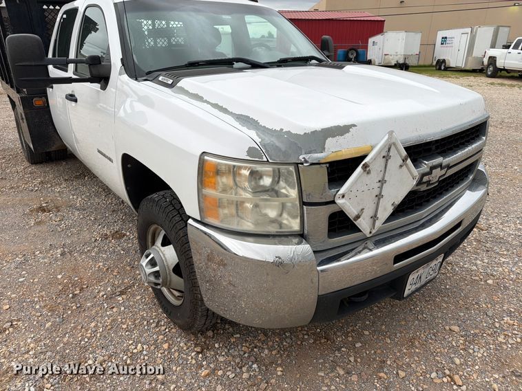 image for item EW0332 2010 Chevrolet Silverado 3500HD Crew Cab flatbed pickup truck