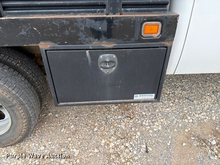 image for item EW0332 2010 Chevrolet Silverado 3500HD Crew Cab flatbed pickup truck