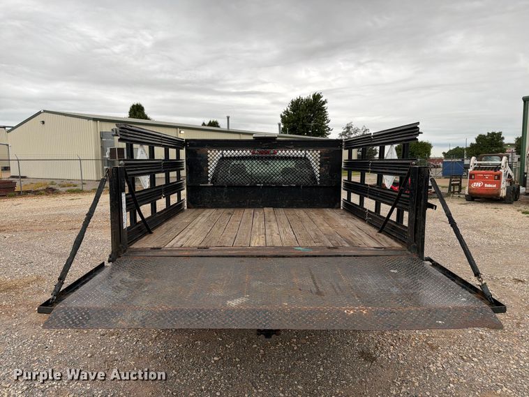 image for item EW0332 2010 Chevrolet Silverado 3500HD Crew Cab flatbed pickup truck