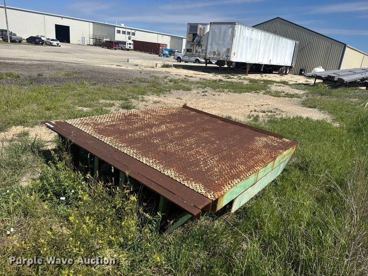 image for item EW4896 Loading dock