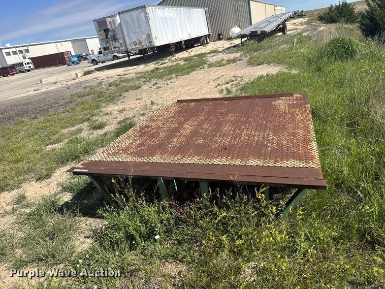 image for item EW4896 Loading dock