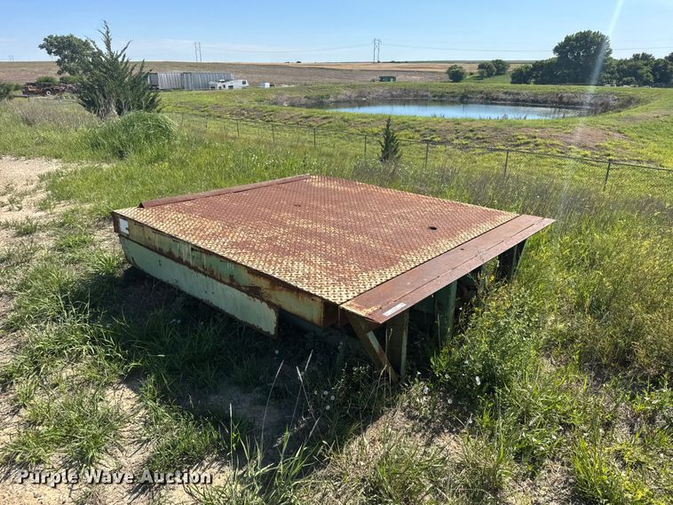 image for item EW4896 Loading dock