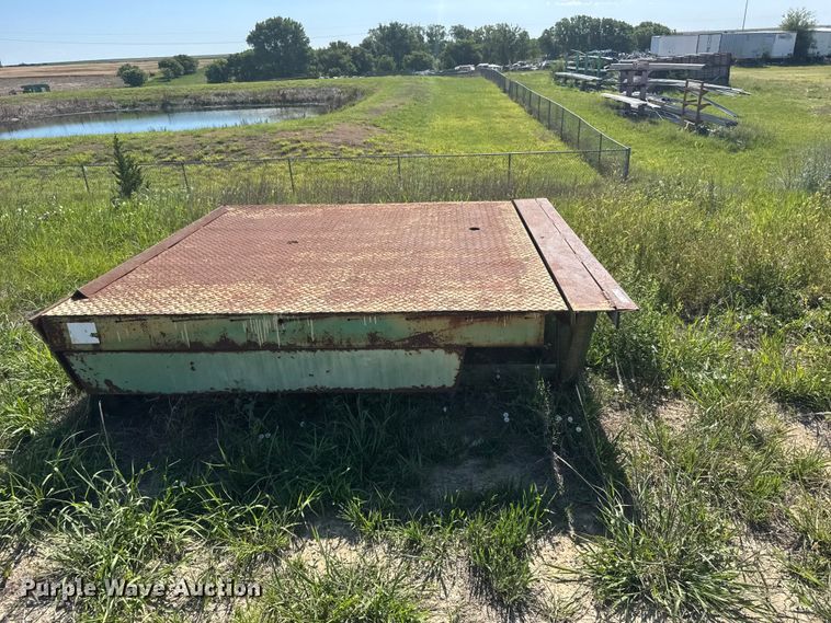 image for item EW4896 Loading dock