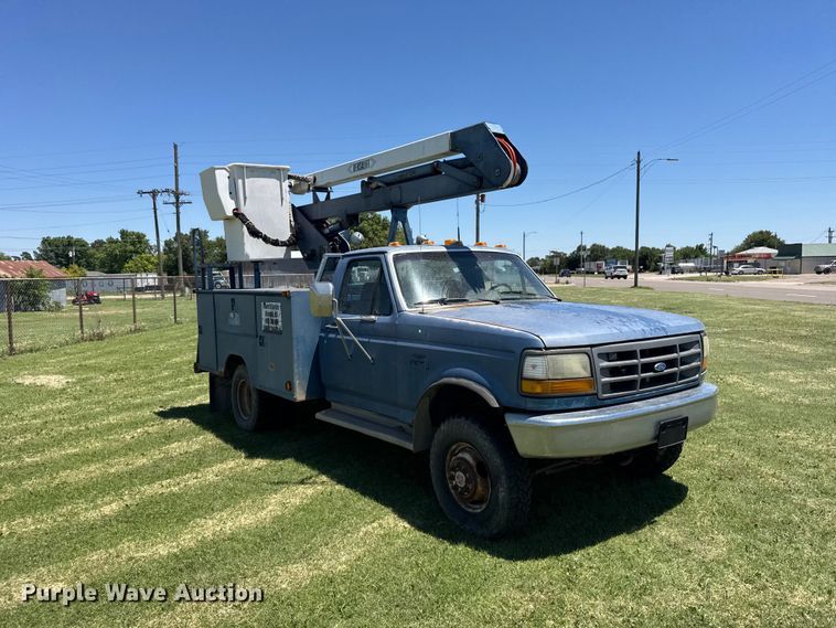 image for item EW4916 1993 Ford F350 bucket truck