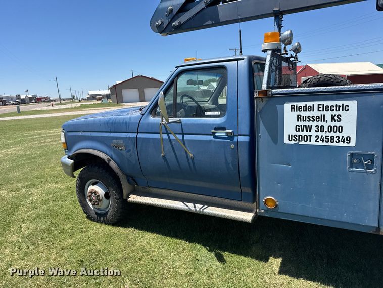 image for item EW4916 1993 Ford F350 bucket truck