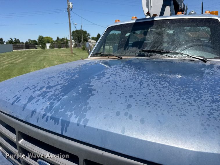 image for item EW4916 1993 Ford F350 bucket truck
