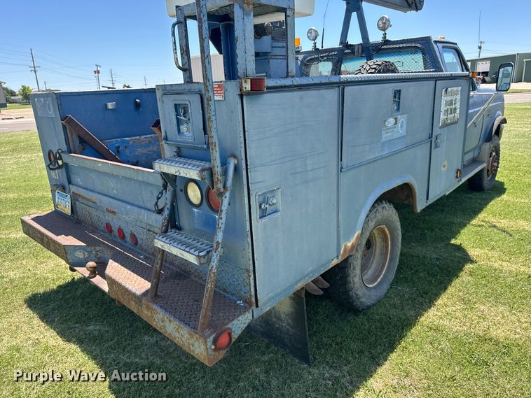 image for item EW4916 1993 Ford F350 bucket truck