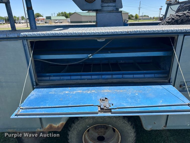 image for item EW4916 1993 Ford F350 bucket truck
