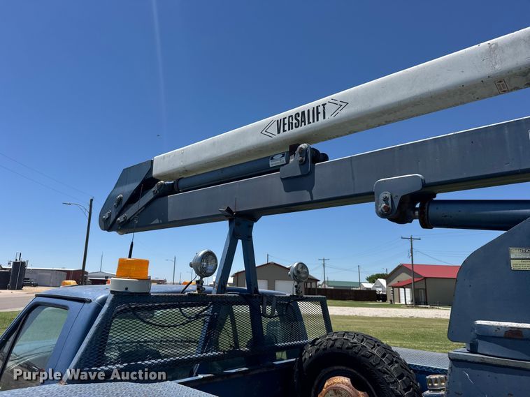 image for item EW4916 1993 Ford F350 bucket truck