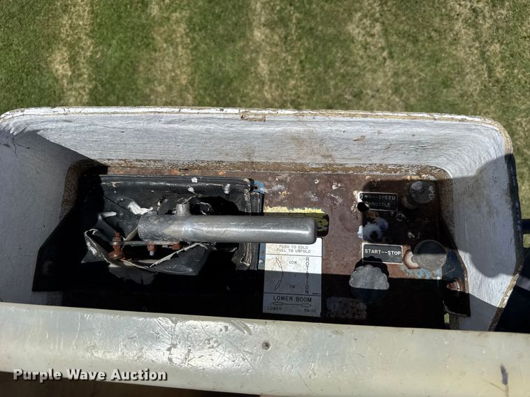 image for item EW4916 1993 Ford F350 bucket truck
