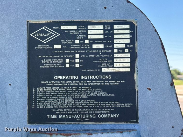 image for item EW4916 1993 Ford F350 bucket truck